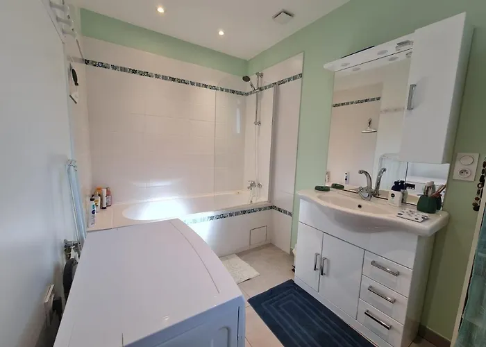 Petite maison au calme dans un écrin de verdure